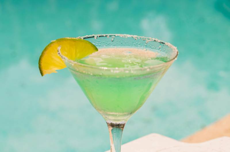 Why You Should Rent A House With A Pool For Your Bachelorette Party cocktail