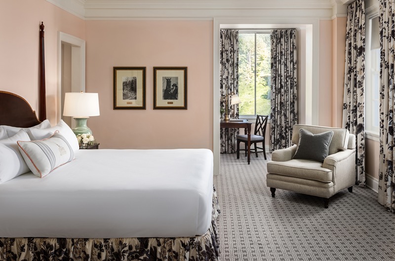 Discover the Timeless Charm of the Omni Homestead Resort Hot Springs Virginia room
