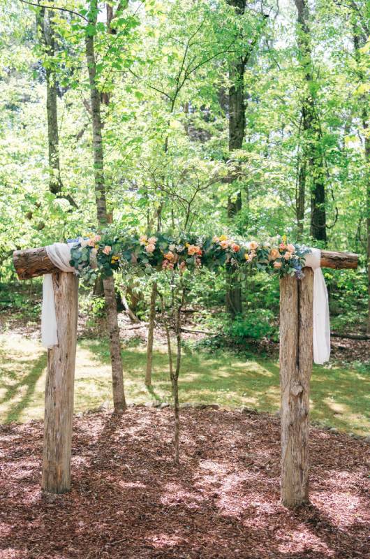 Savannah Maue & Zach Doud arch Savannah Maue & Zach Doud arch