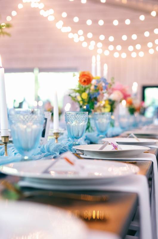 Savannah Maue & Zach Doud tablescape Savannah Maue & Zach Doud tablescape