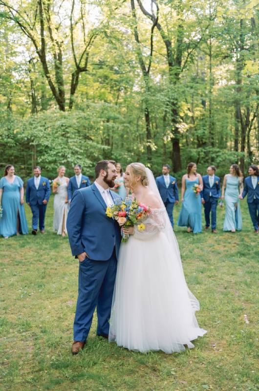 Savannah Maue & Zach Doud walk Savannah Maue & Zach Doud walk