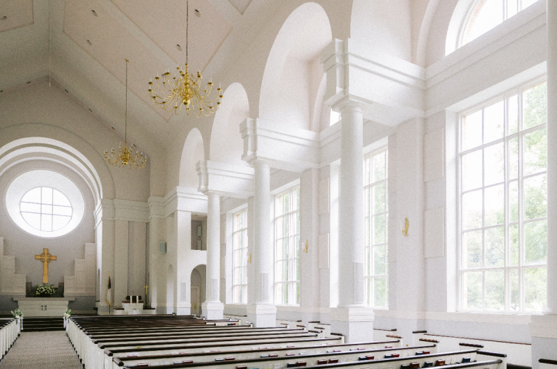 Dori Reynolds & Brock Johnson real wedding venue church