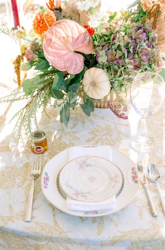 Olivia Myers & Lindsay Barrow Plate Arrangment Olivia Myers & Lindsay Barrow Plate Arrangment