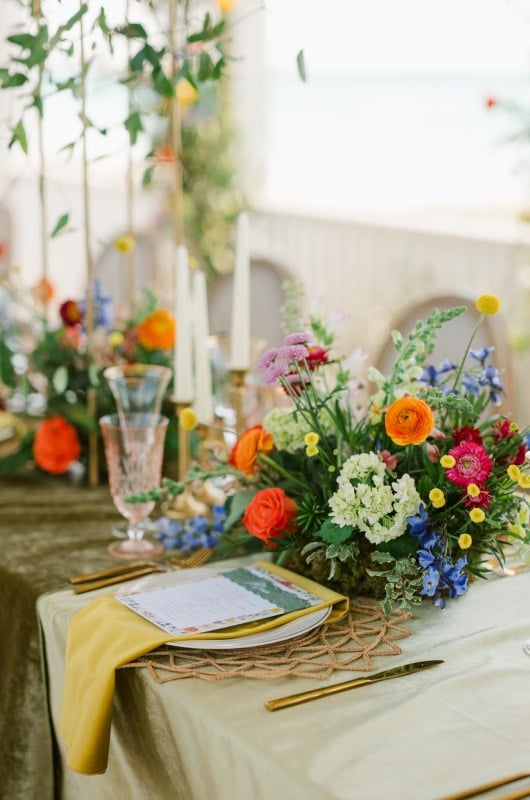 Seaside diningtabledecor raebird-weddings-events-the-trendsetter-series-by-southern-bride-seaside-fl-dinner-table-setting