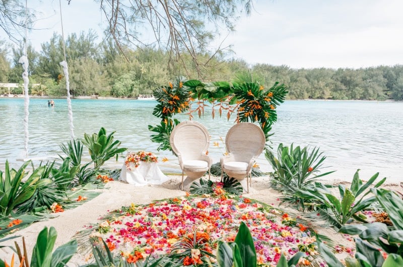 M C Huff & Gregory Michael Chairs