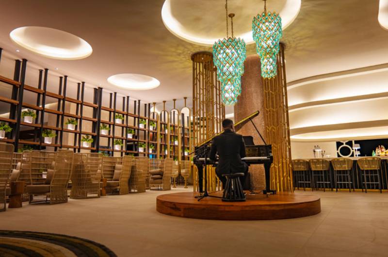 destination wedding honeymoon bliss at princess grand jamaica resort piano player