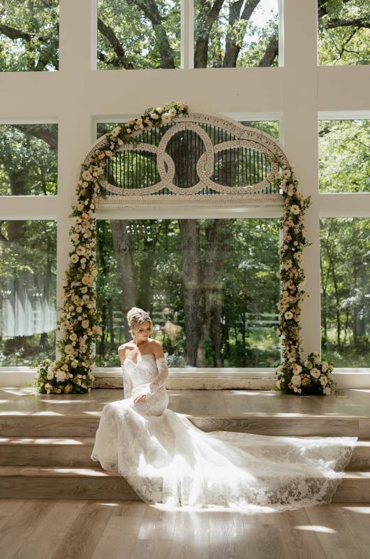 Shilee Hesman Antonio Sanders bride at altar