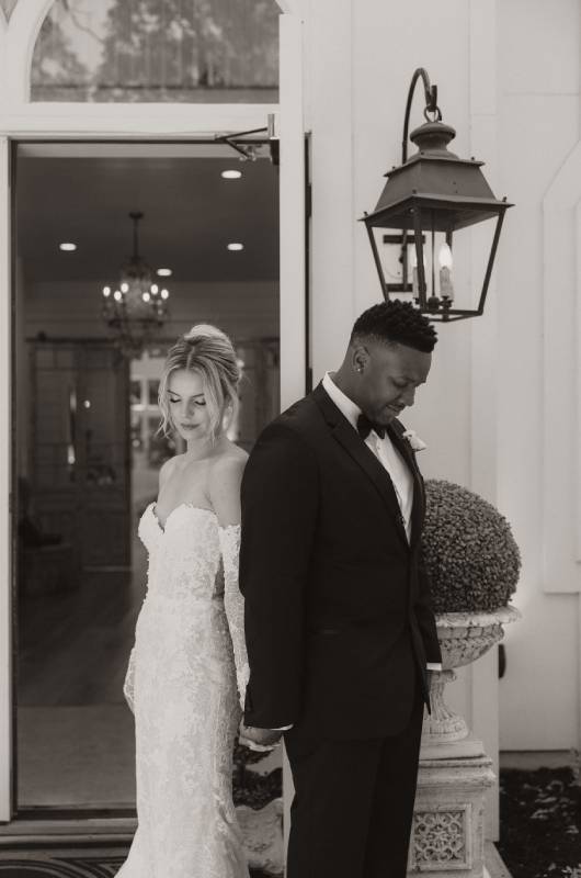Shilee Hesman Antonio Sanders couple praying
