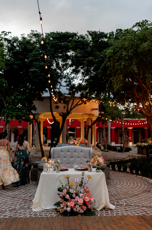 mango weddings maya riviera wedding example izzy and robert reception chair mango weddings maya riviera wedding example izzy and robert reception chair