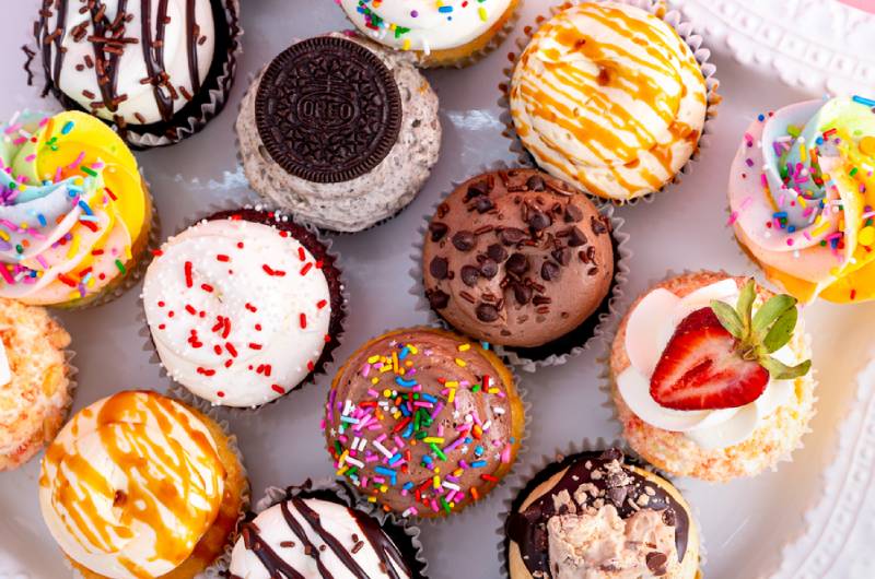 how to choose the best wedding anniversary cupcakes for your celebration signature cupcakes