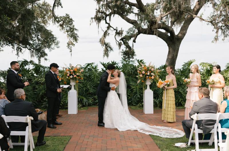 shannon anderson antonio colacci ceremony kiss (1)