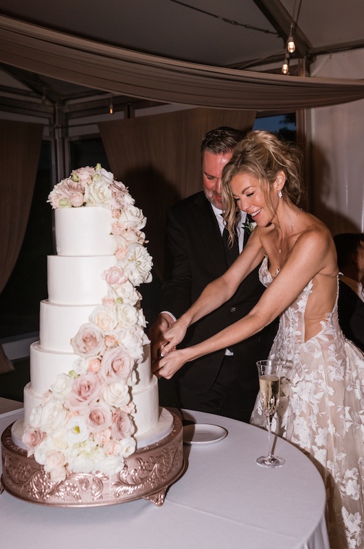 Kimberly and Jon Ryan Cake Cutting