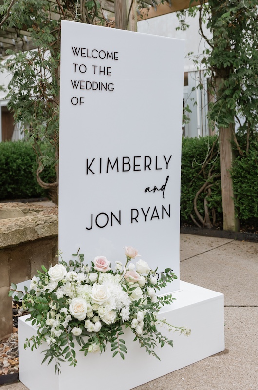 Kimberly and Jon Ryan Sign