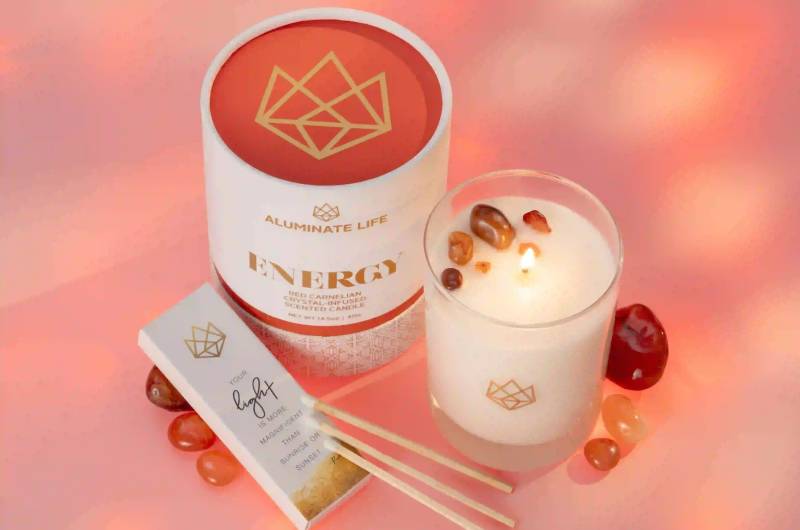 10-holiday-gifts-everyone-will-love-Aluminate Life Candle 10-holiday-gifts-everyone-will-love-Aluminate Life Candle