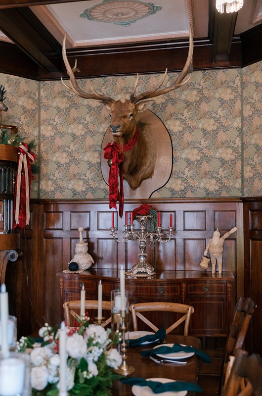 Holiday Magic Christmas Real Weddings Design Inspiration zoos wedding deer head