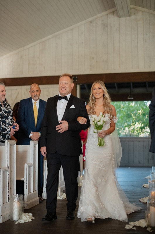 Karissa Haasz & Alex Binnie aisle