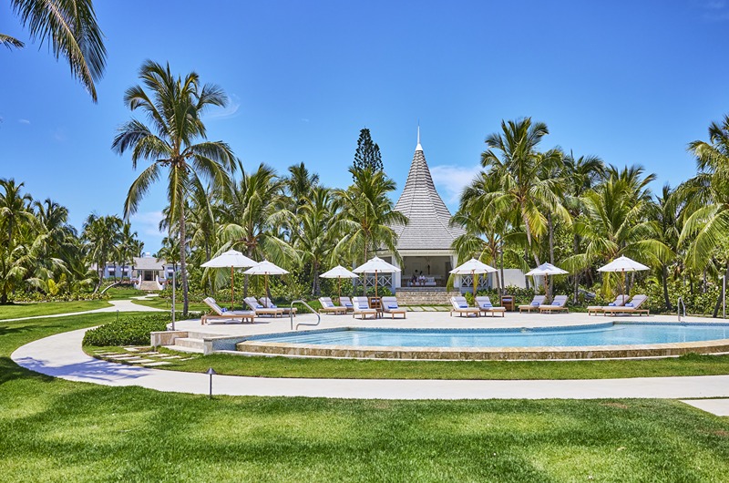 Top Places to Travel January 2026 tropical honeymoon-roundup-6-luxury-romantic-honeymoon-destinations-pool-area