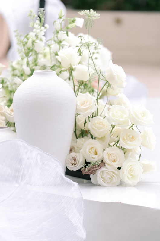 elegant-affairs-wins-the-bespoke-award-the-styled-challenge-tampa-florida-white-vase-and-roses
