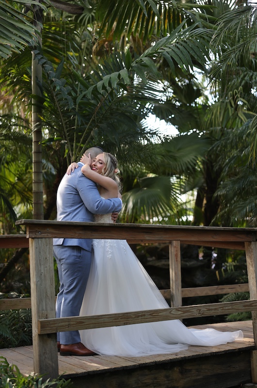 Sarah Pruzansky Sida Huang hug