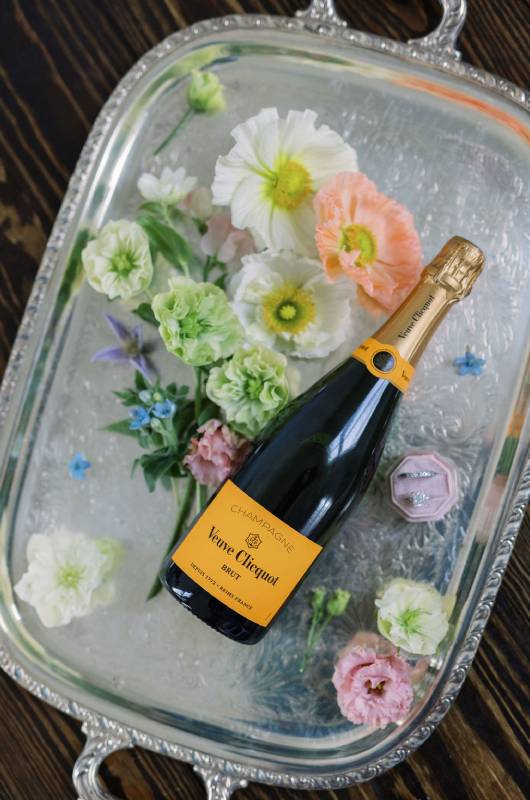 southern garden wedding inspiration at magnolia manor new bern nc styled shoot champagne in flowers