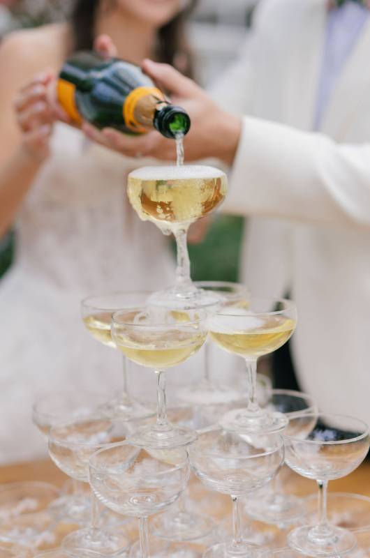 southern garden wedding inspiration at magnolia manor new bern nc styled shoot champagne pour