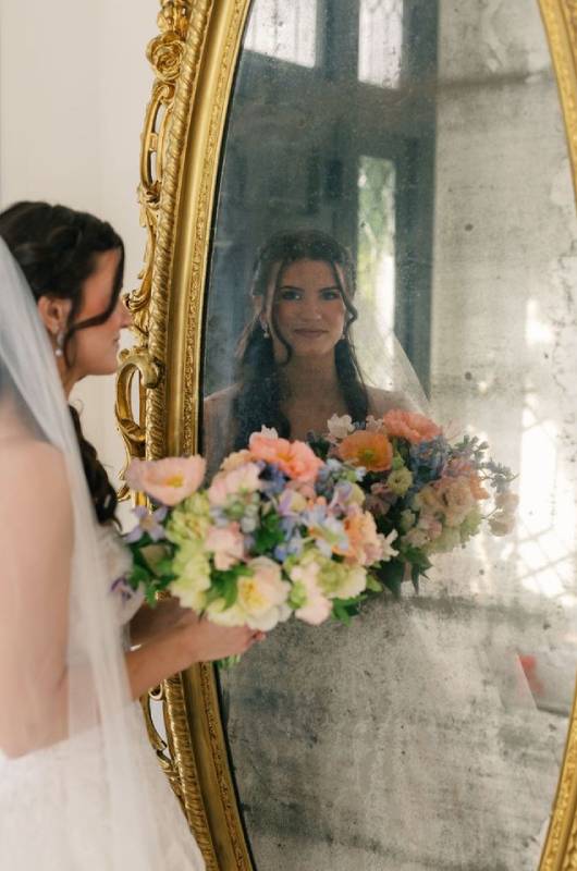 southern garden wedding inspiration at magnolia manor new bern nc styled shoot golden mirror