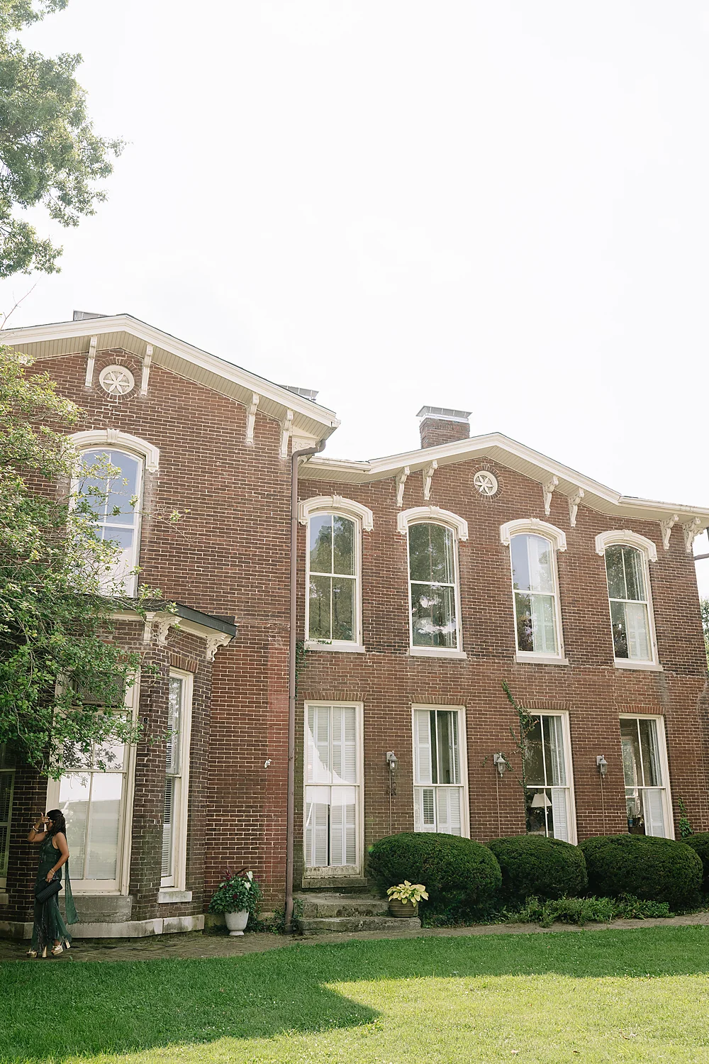 Liza Holley Jonathan Kosier grand brick mansion elegant classic Glendale Kentucky Rooted In Wild Photo