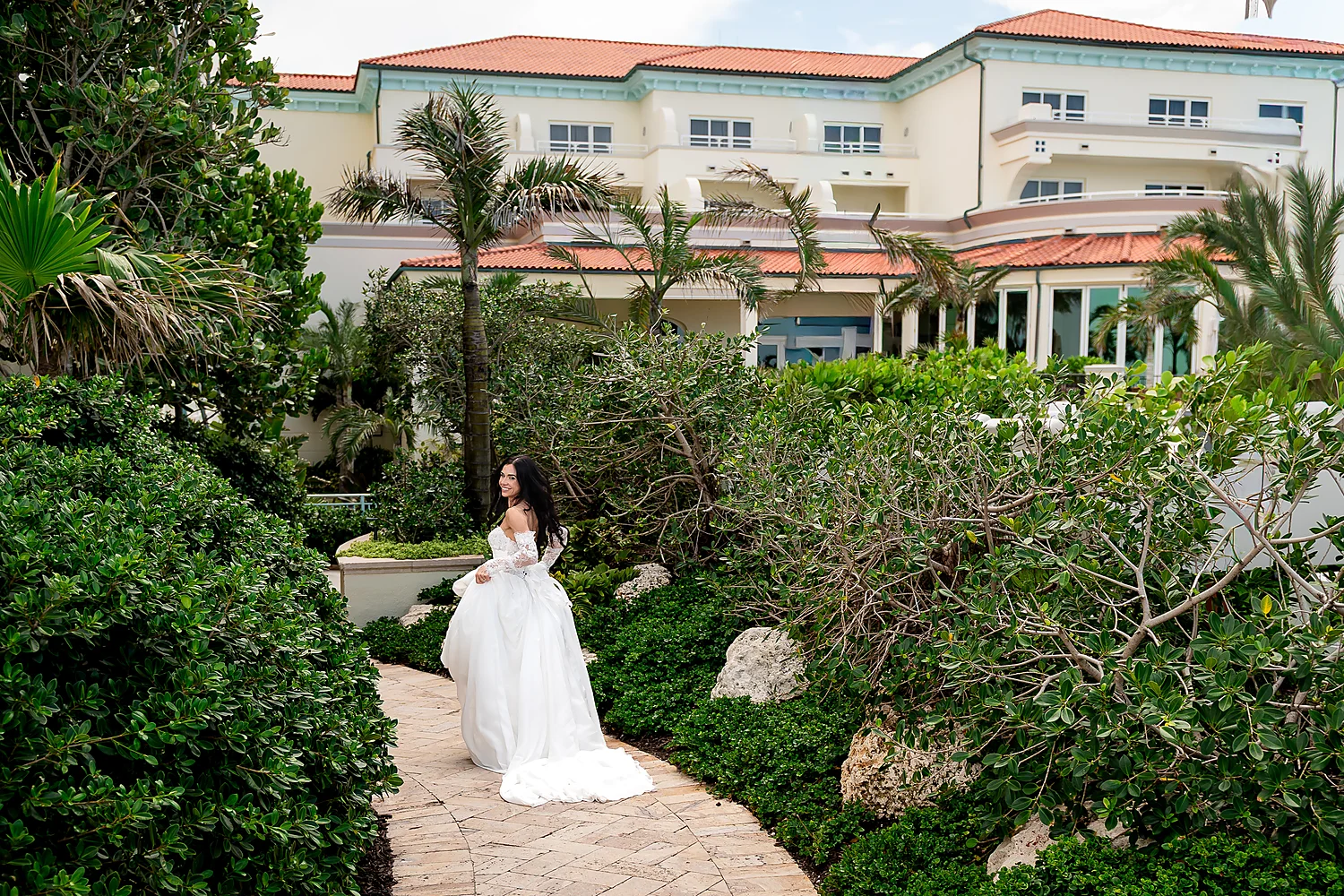 Mod Events Designs Eau Palm Beach bride garden wedding resort path Sia Weddings Photography