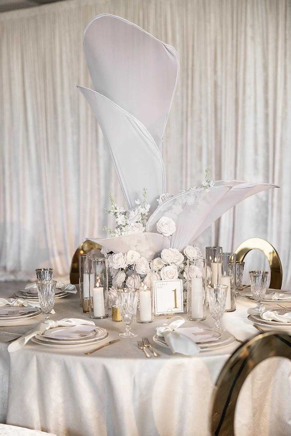 Love In Waves A Modern Luxury Wedding Editorial In Las Vegas elegant wedding table decor