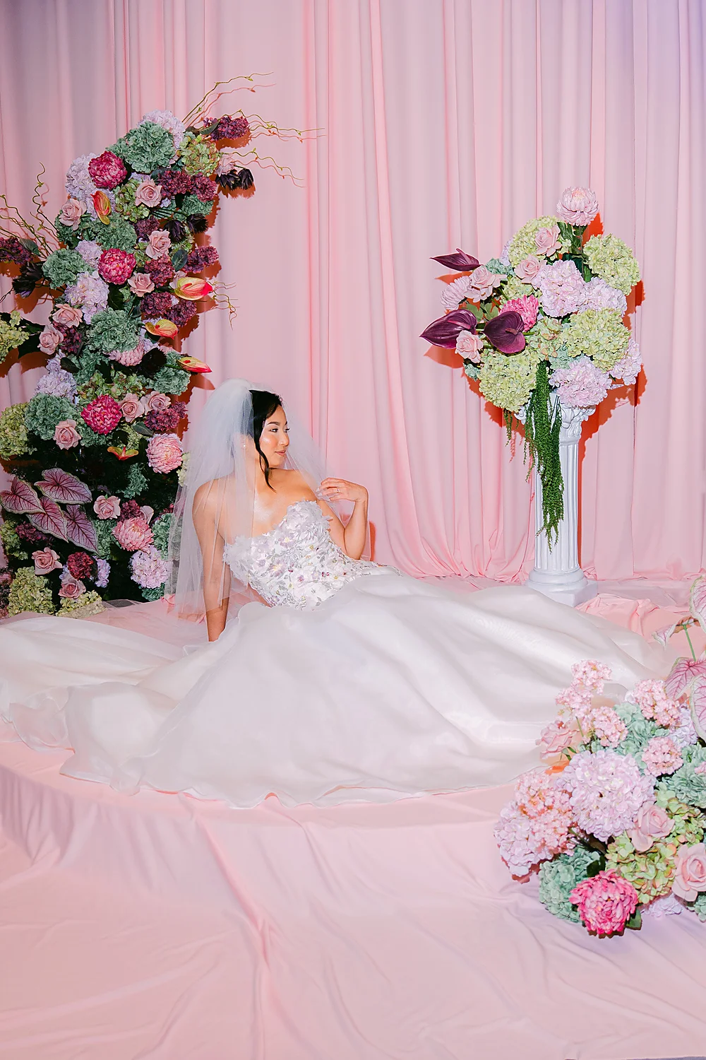 Stunning Brilliant Events Designs The Joule Trendsetter Series Dallas Tx bride flowers pink backdrop