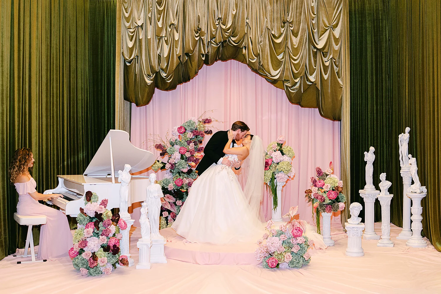 Stunning Brilliant Events Designs The Joule Trendsetter Series Dallas Tx romantic elegant wedding pastel elaborate