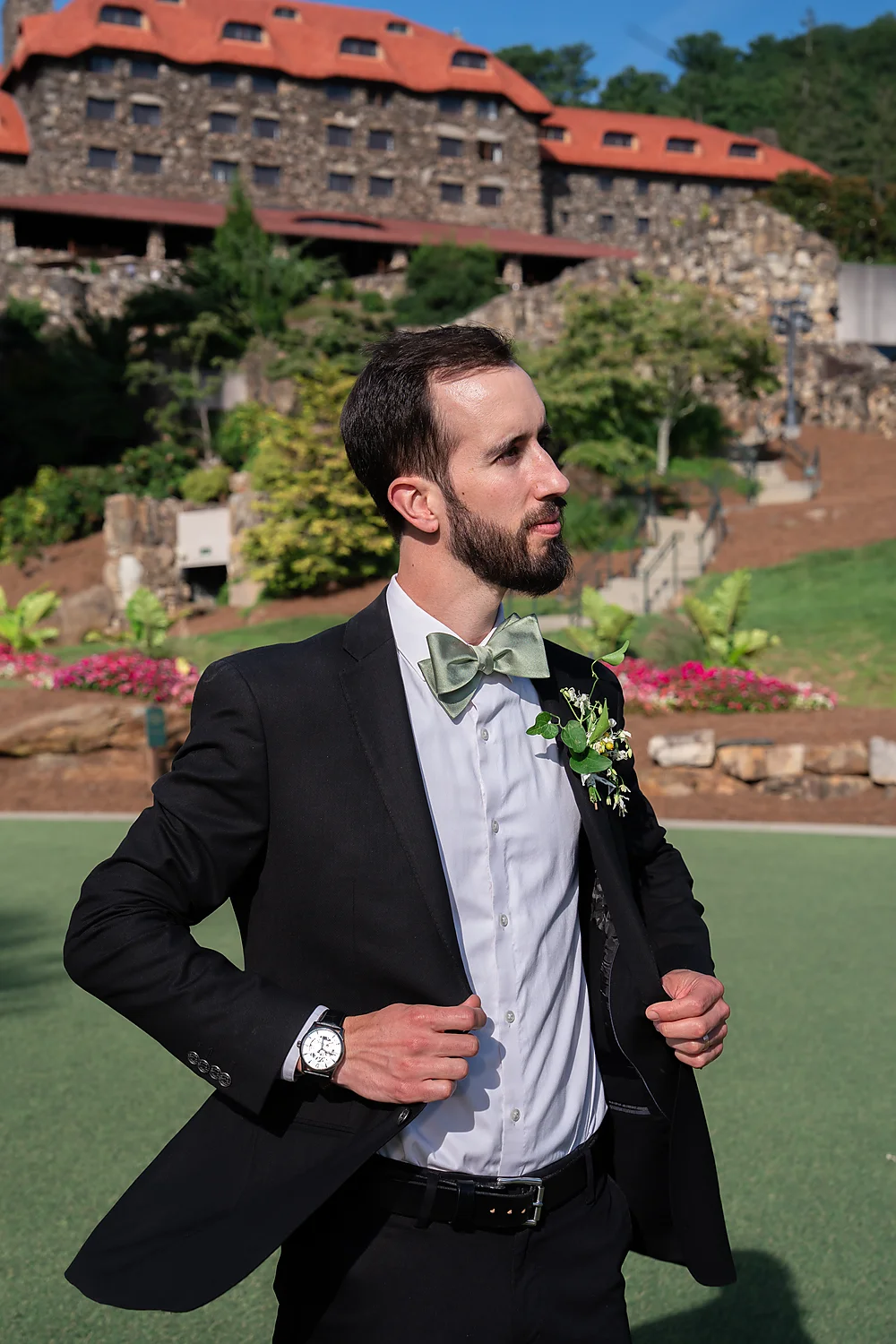 Wedding Connections Designs Omni Grove Park Inn The Styled Challenge Asheville groom elegant outdoor happy