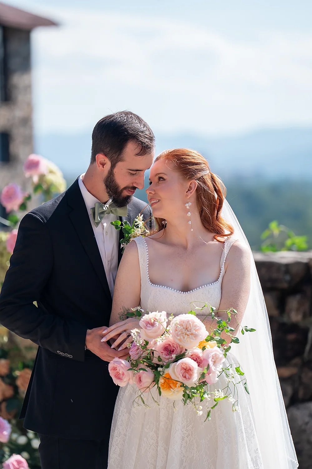 Wedding Connections Designs Omni Grove Park Inn The Styled Challenge Asheville newlyweds romantic outdoor wedding