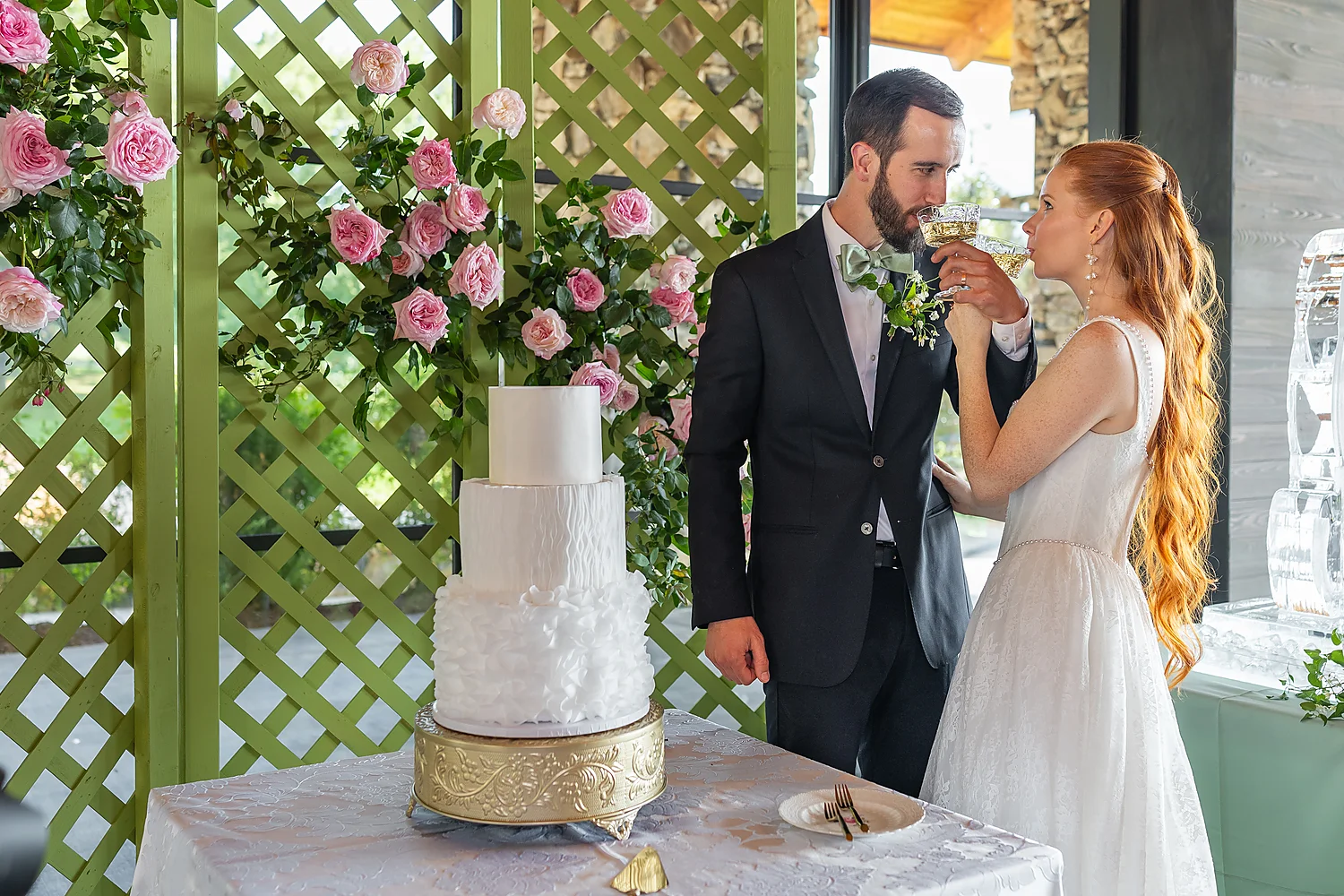Wedding Connections Designs Omni Grove Park Inn The Styled Challenge Asheville wedding couple champagne cake Wedding Connections Designs Omni Grove Park Inn The Styled Challenge Asheville wedding couple champagne cake