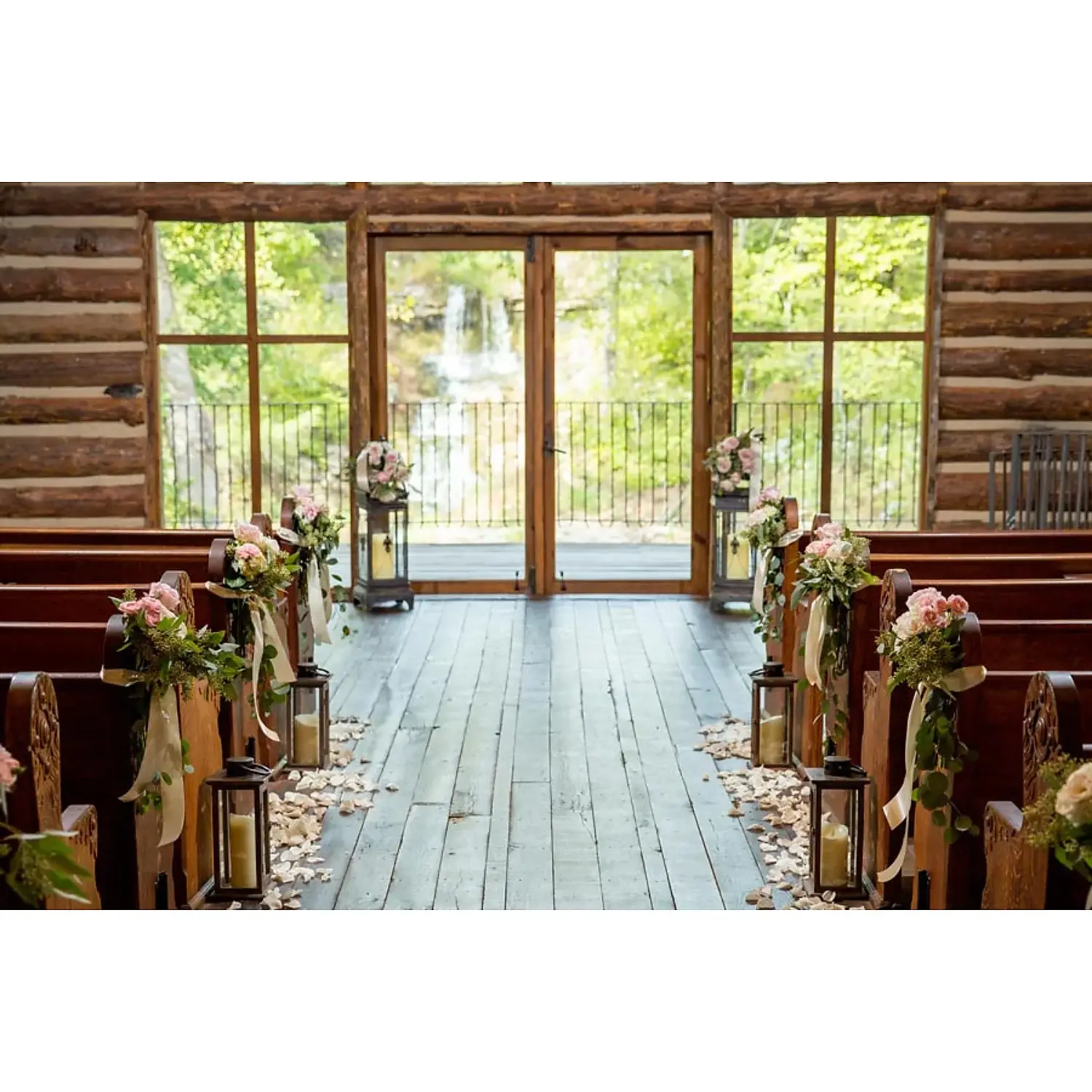 Dogwood Canyon Hope Wilderness Chapel interior
