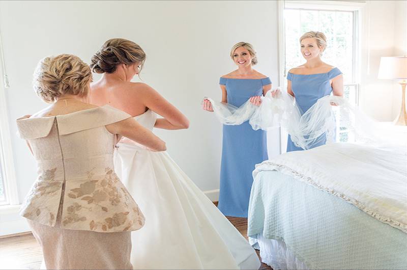 Callie And Gil Hanahan Bride And Bridesmaids Preparing To Walk Down The Aisle Recorrect