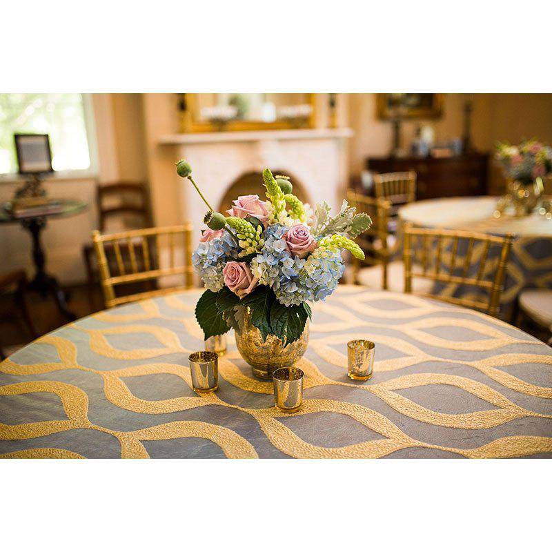 The Davis Home at Strawberry Plains floral centerpiece