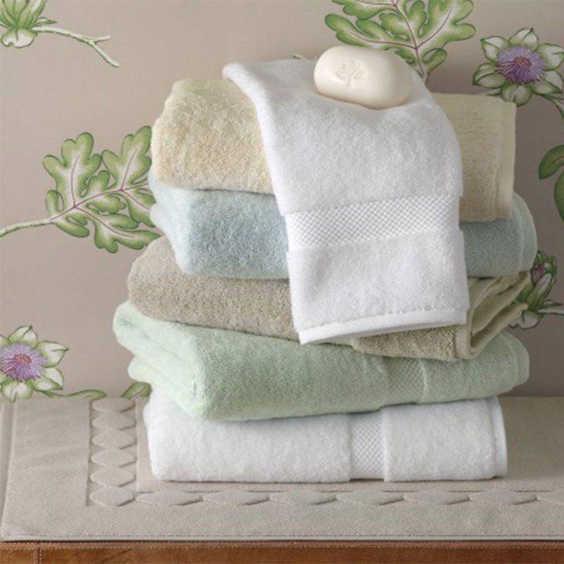 Lisa Mallory bath towels