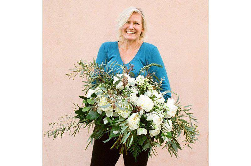 wildflowers inc big flowers white roses greenery