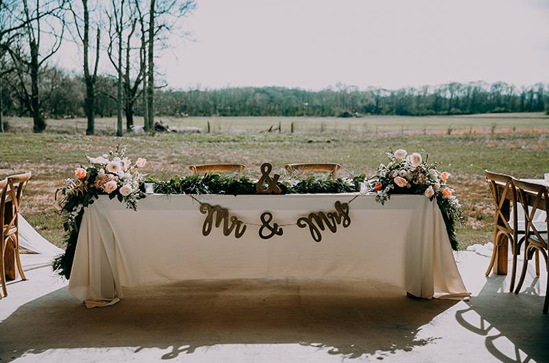 Katie Cannon & Cody Jordan Mr And Mrs Table 