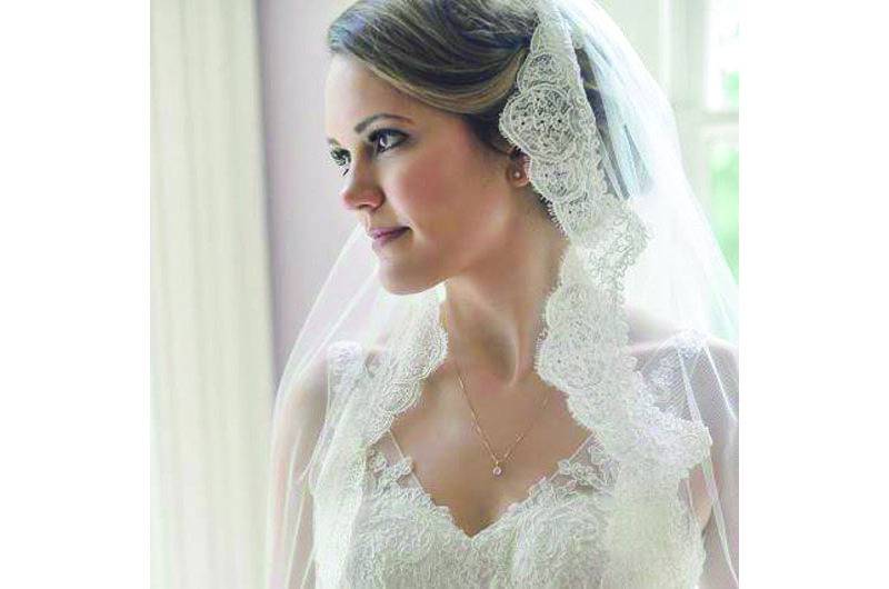 The Barefoot Bride veil window picture