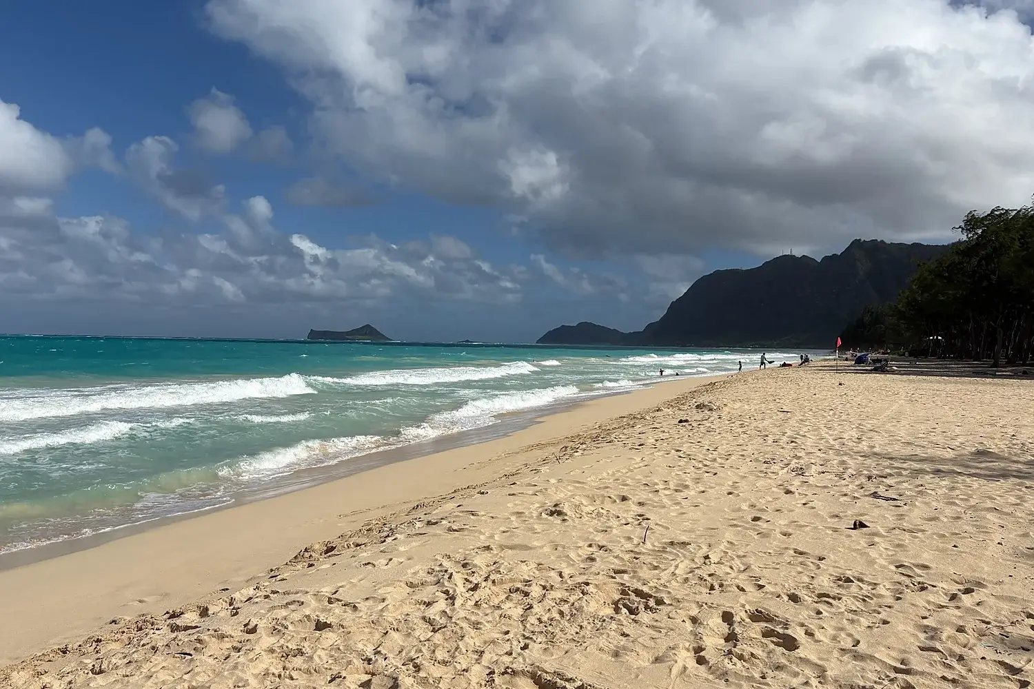 Aurelia Voyages Waimanalo Beach Hawaii