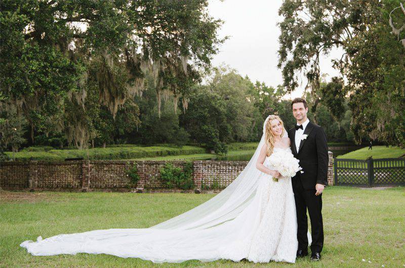 Tara Lipinski & Todd Kapostasy Wedding Portrait story image