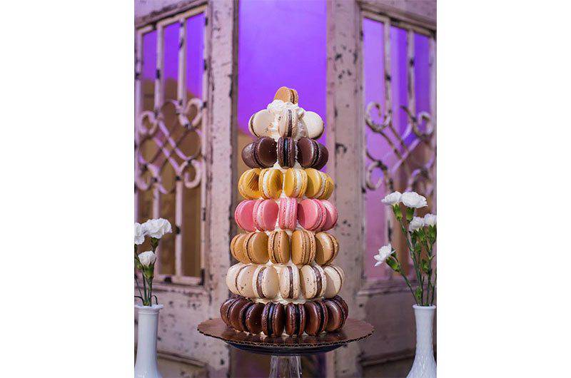 Weddings by Lulu macaroon cake