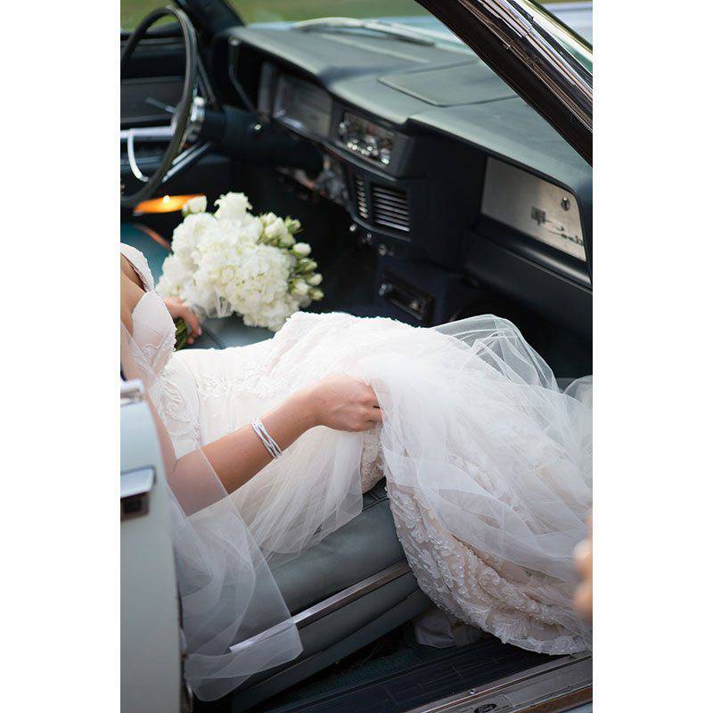 byant_&_chiuppi-bride_in_front_seat