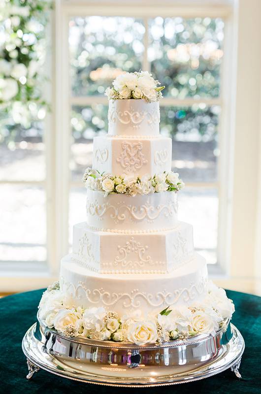 Makenzie Rath And James Waid Winter Wedding In Alabama Cake At The Reception