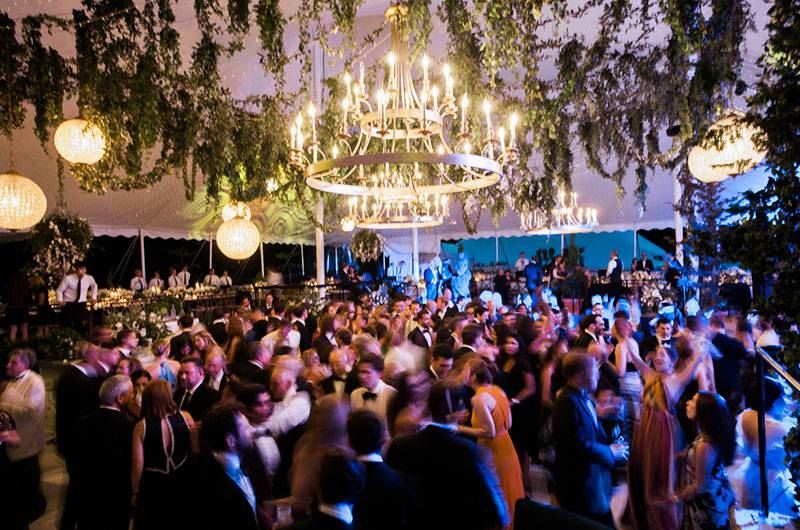 Madeleine Macks And Michael Fazzinos Real Wedding In Baltimore Maryland Guests Dancing At Reception