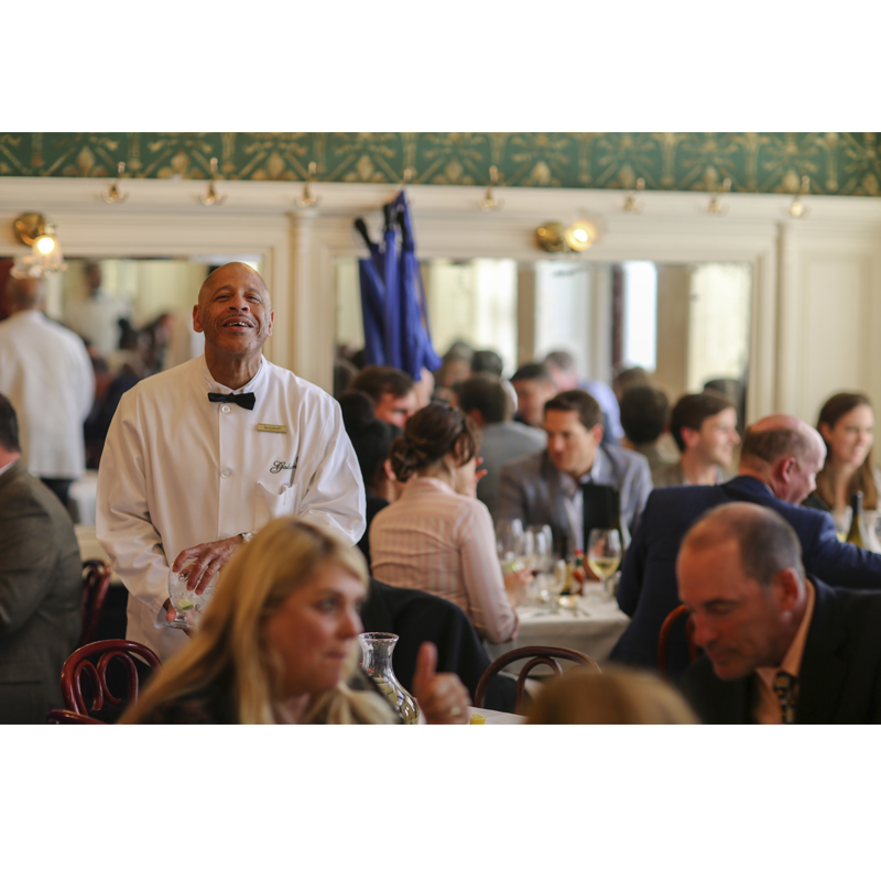 Galatorie Resturant Waiter