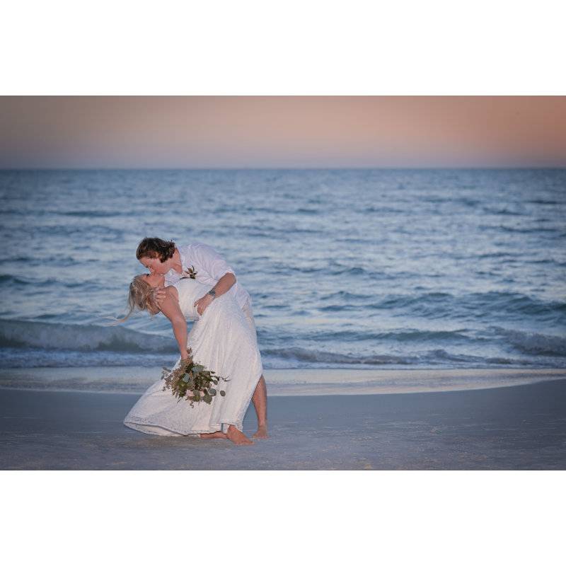 Shutter Speak Photograpy Couple on Beach