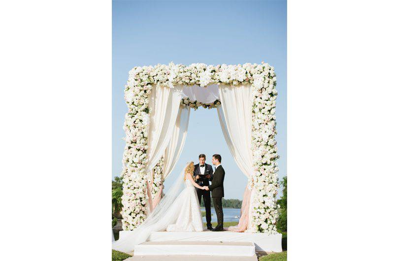 Tara Lipinski & Todd Kapostasy  wedding ceremony  Altar